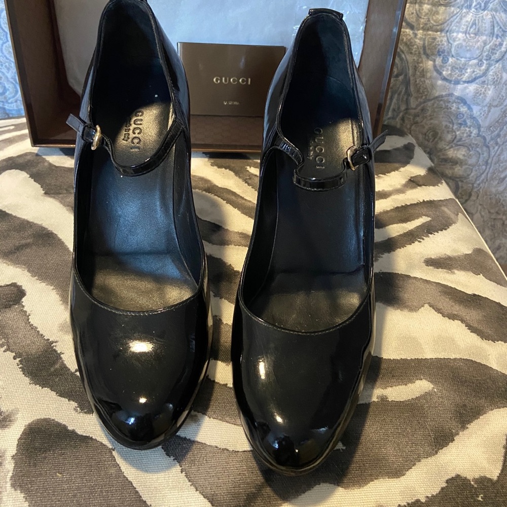 GUCCI sz 7 Mary Jane stilettos
